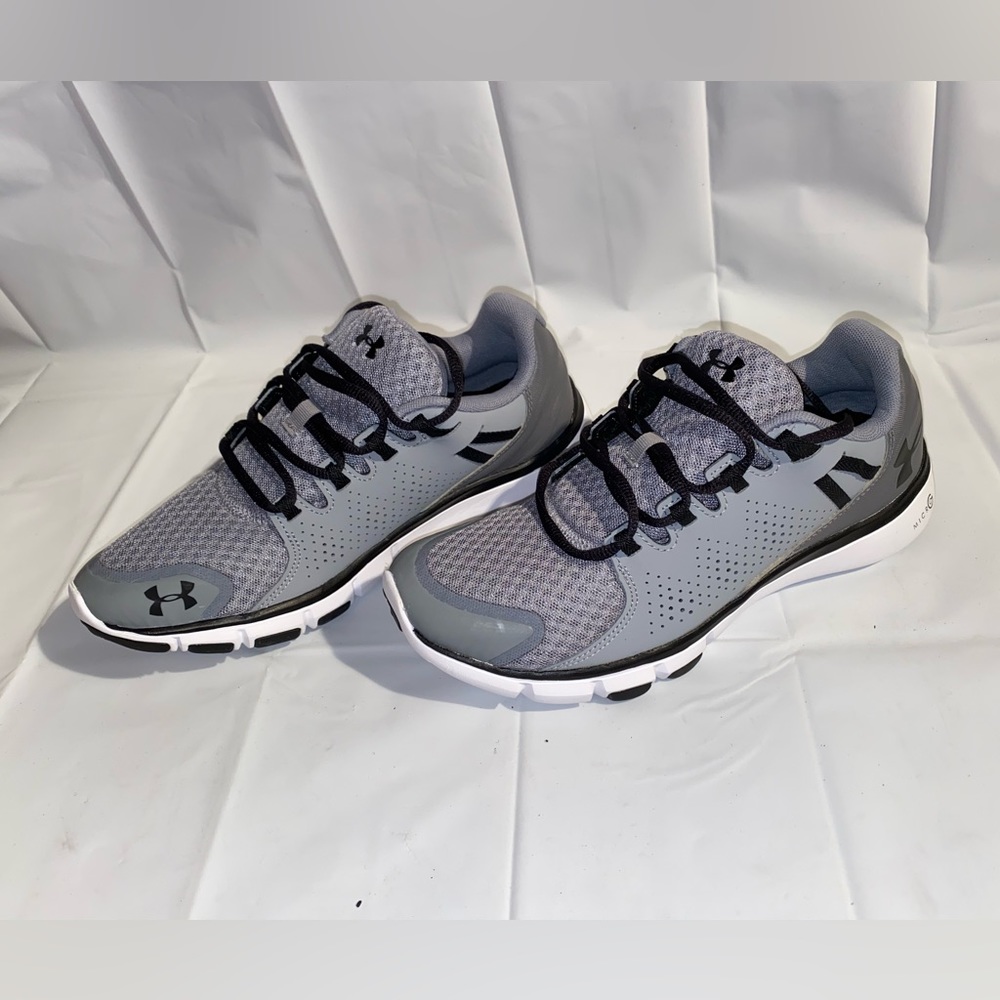 Under Armour micro gray running shoes Women’s Size 10 NEW